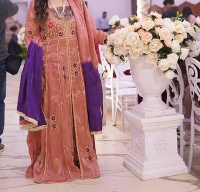 1 dafa pehna Howa hai or Capra silk hai or 3 PCs hai or mexxi hai