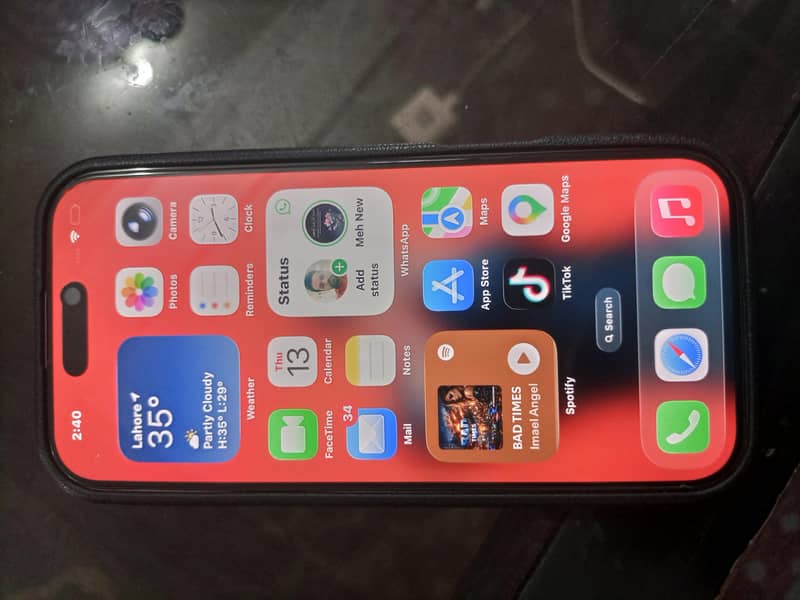 Apple iPhone 16 Pro 1