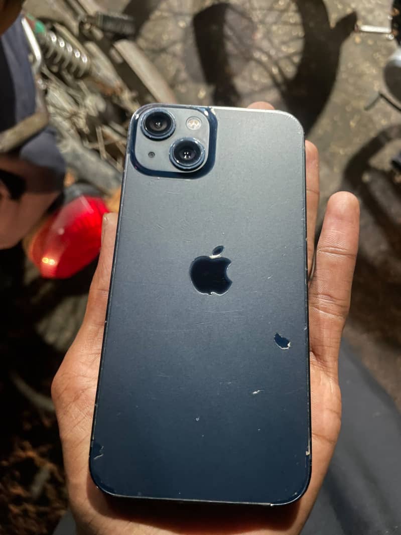 Apple iPhone 13 4