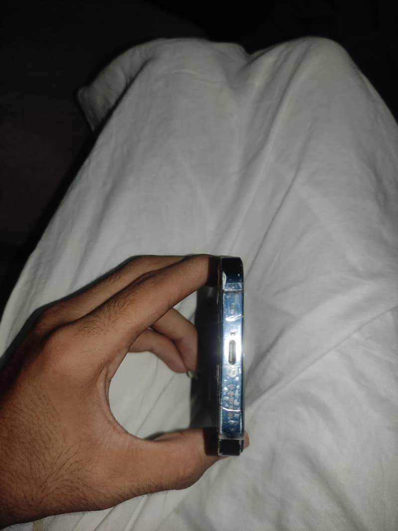 Apple iPhone 13 3