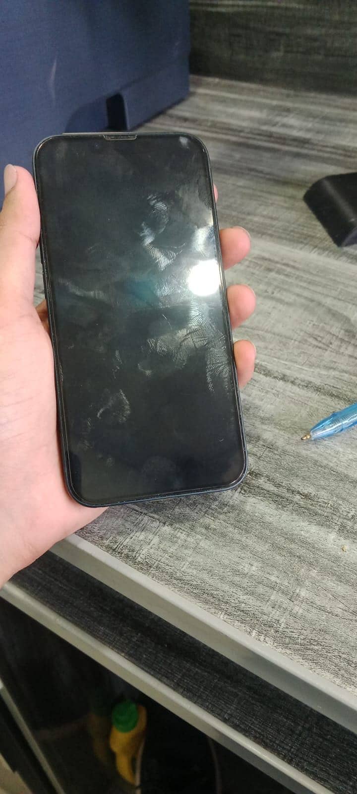 Apple iPhone 13 4