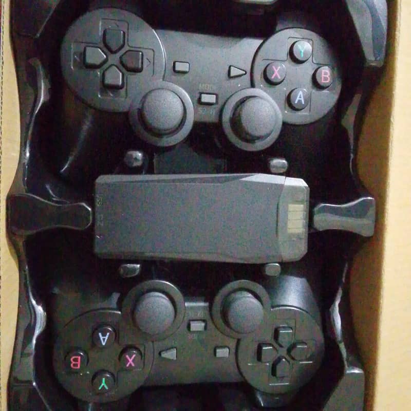 2.4g wireless controller gamepad 1