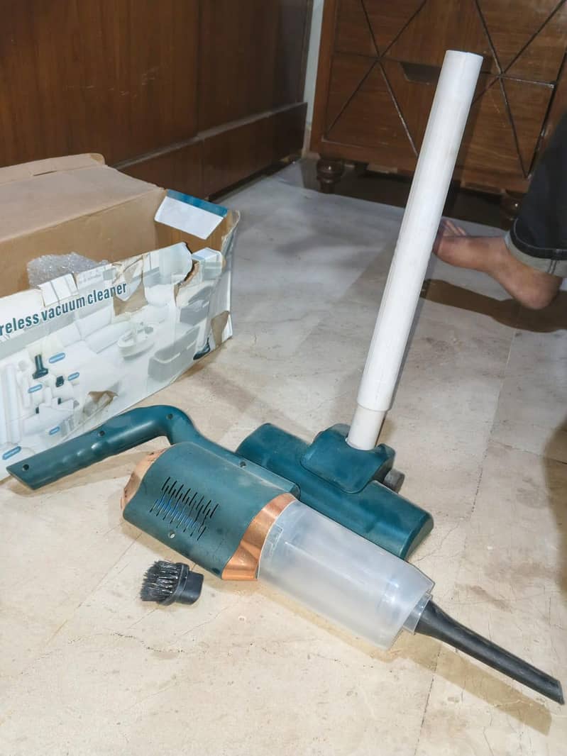 Wireless vacuum cleaner 1