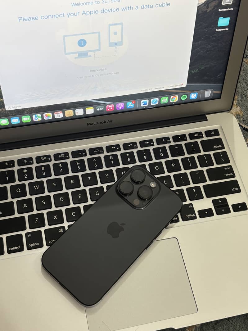 iPhone 16 Pro 2
