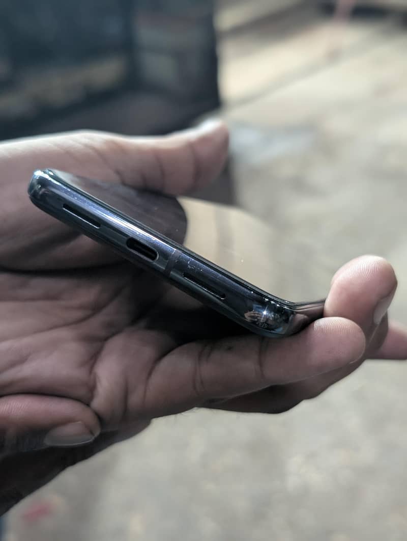 Google Pixel 8 Pro 2