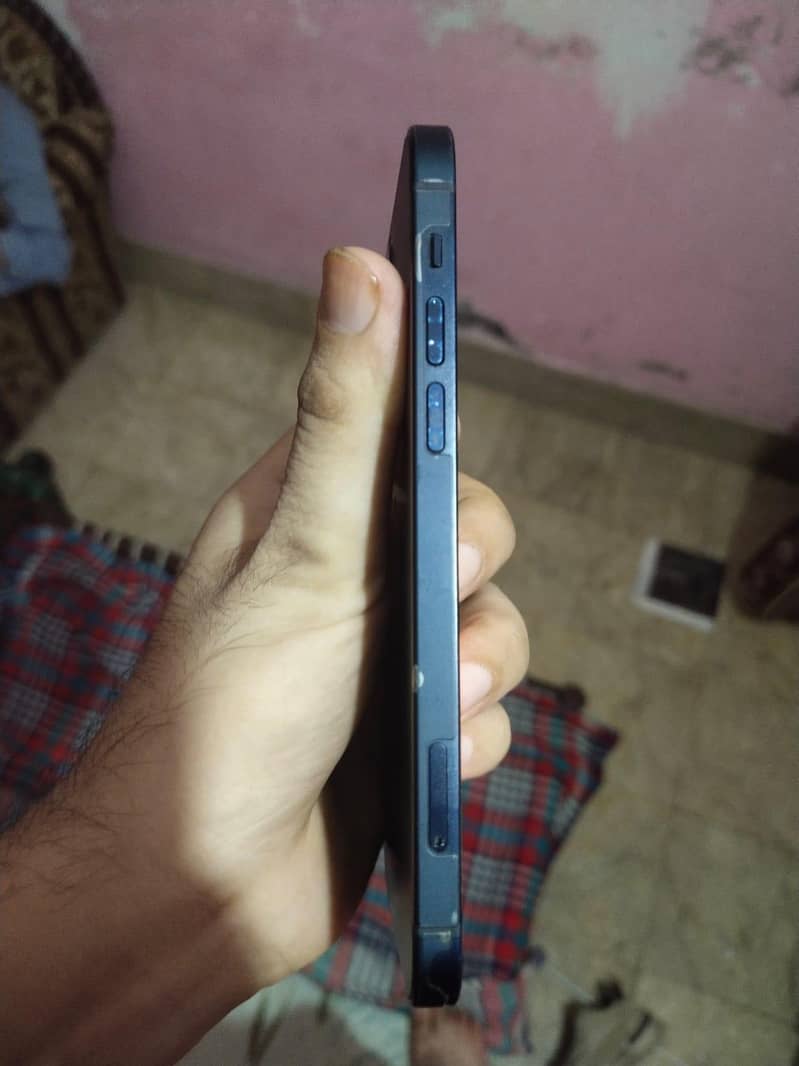 Apple iPhone 12 0