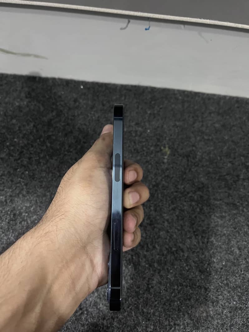 Apple iPhone 12 Pro 2