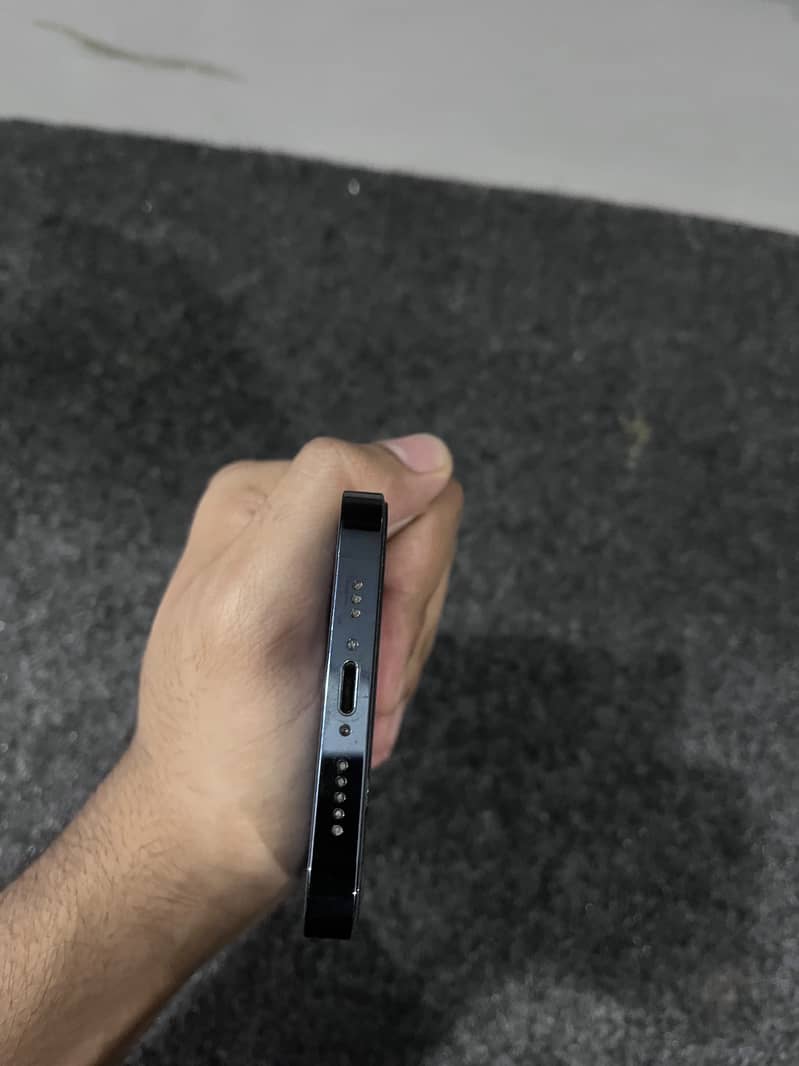 Apple iPhone 12 Pro 3