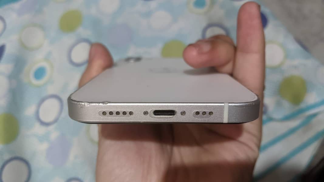 Apple iPhone 12 3