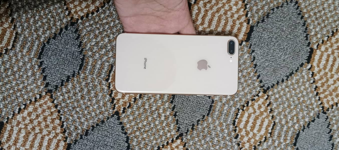 Apple iPhone 8 Plus 0