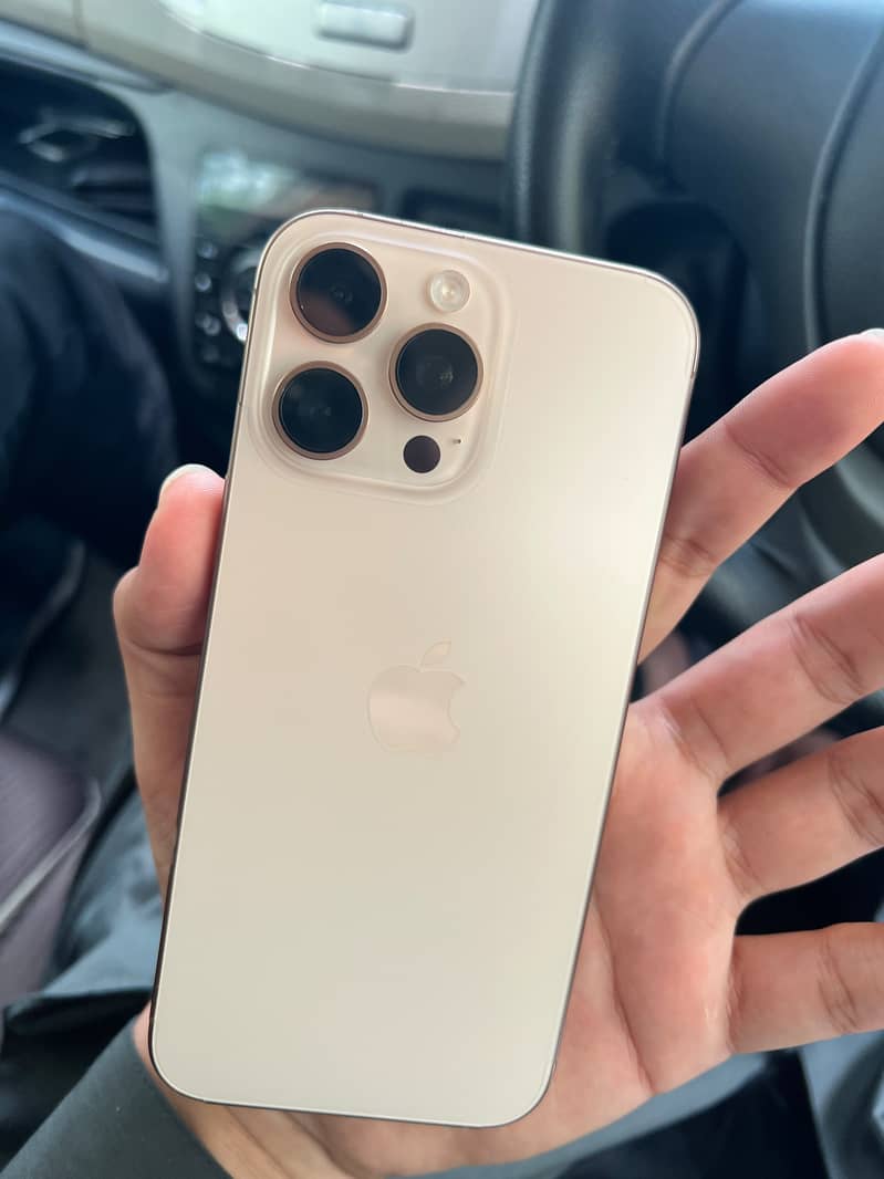 Apple iPhone 16 Pro Max 5