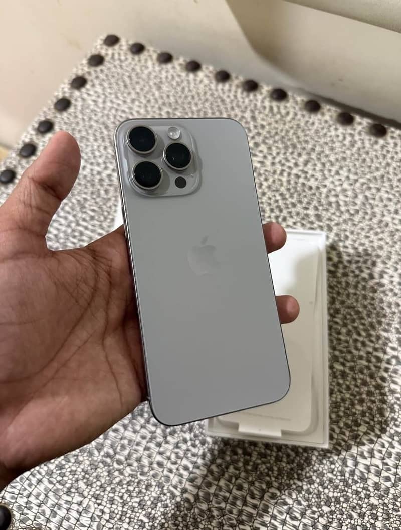 Apple iPhone 15 Pro Max 1