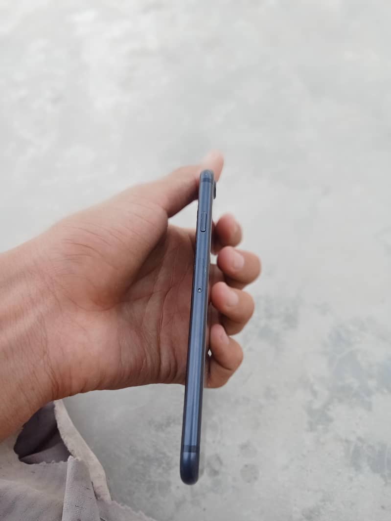 Apple iPhone 7 2