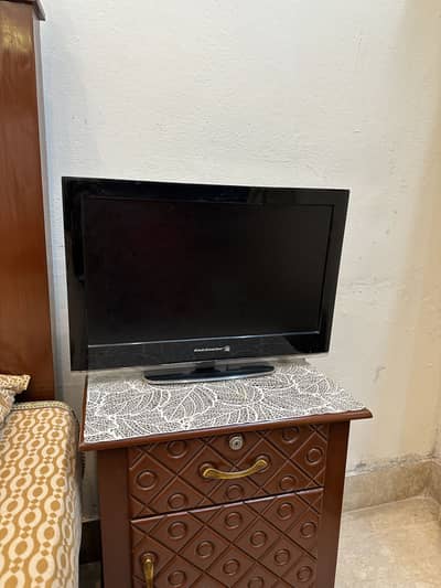 LCD TV + Computer Monitor | VGA Supported | TV & PC