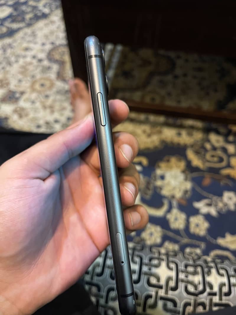 Apple iPhone 11 6