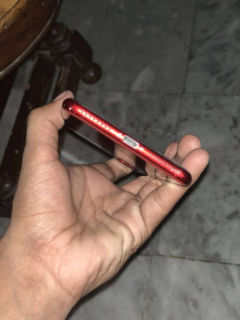 Apple iPhone 8 Plus 4