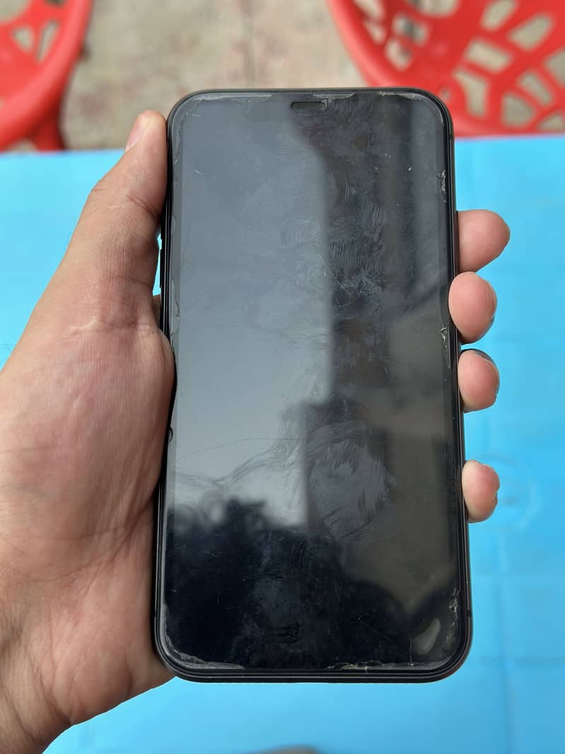 Apple iPhone 11 3