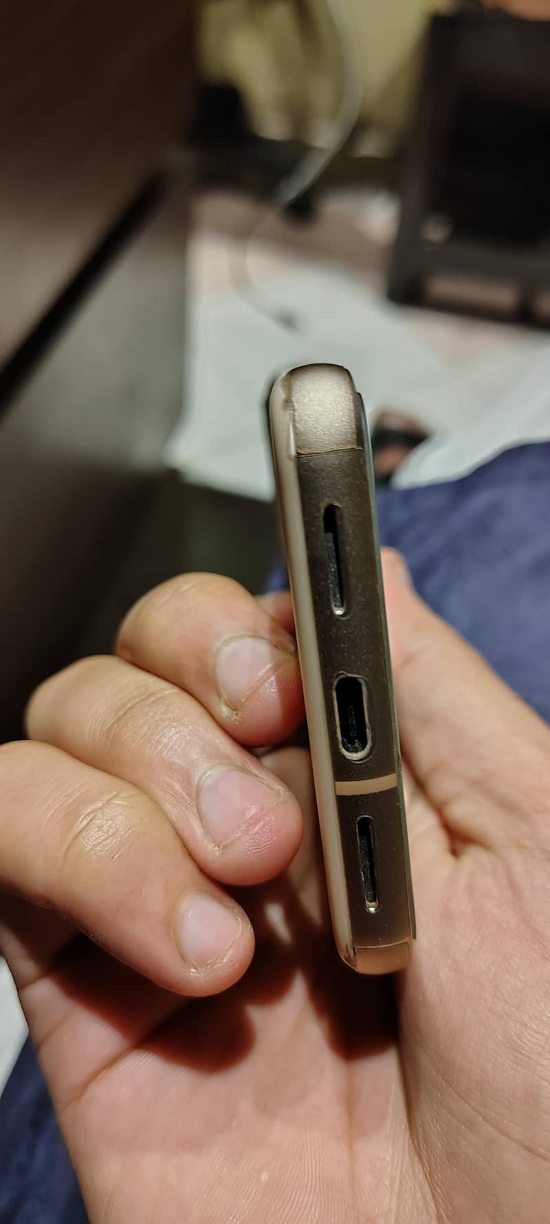 Google Pixel 8 4
