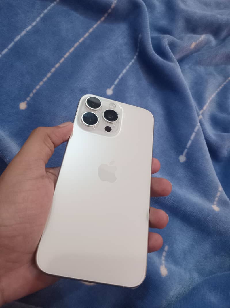 Apple iPhone 15 Pro Max 0