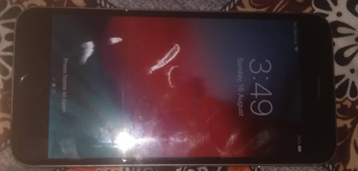Apple iPhone 6 Plus 0