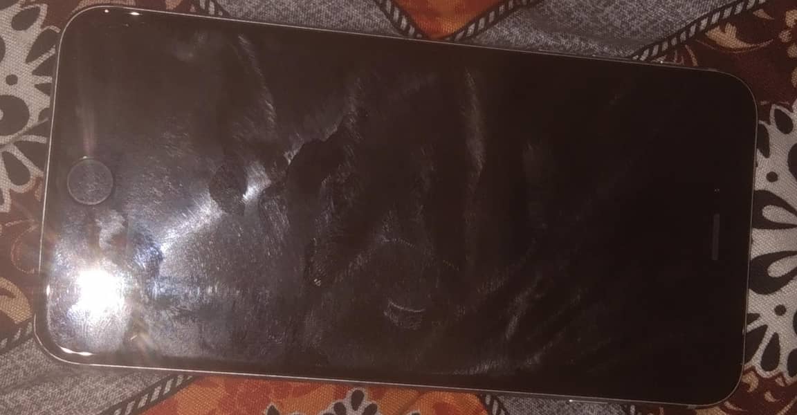 Apple iPhone 6 Plus 1