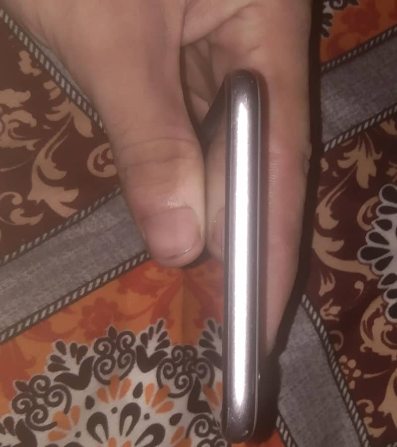 Apple iPhone 6 Plus 3