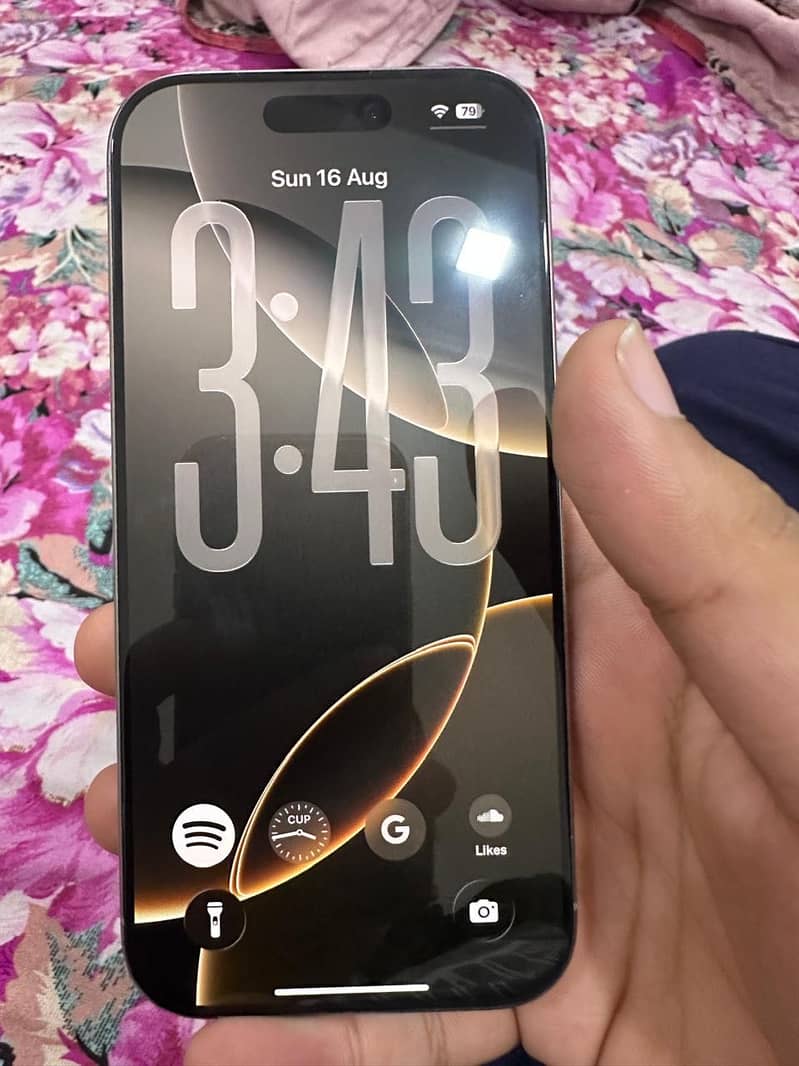 Apple iPhone 16 Pro 0