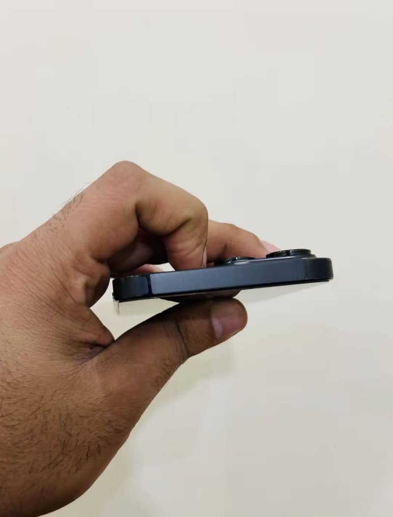 Apple iPhone 14 Pro Max 3