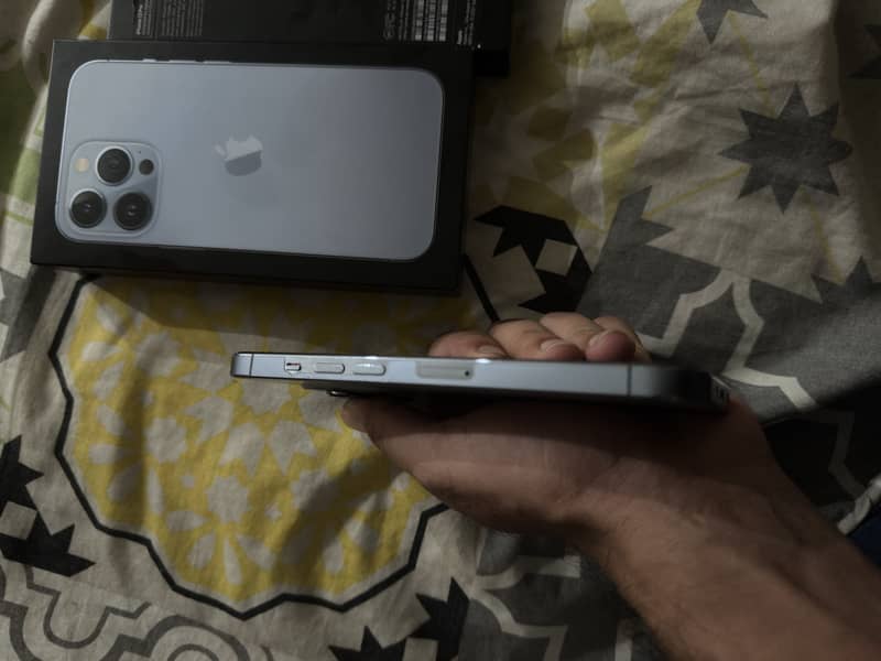 Apple iPhone 13 Pro 1