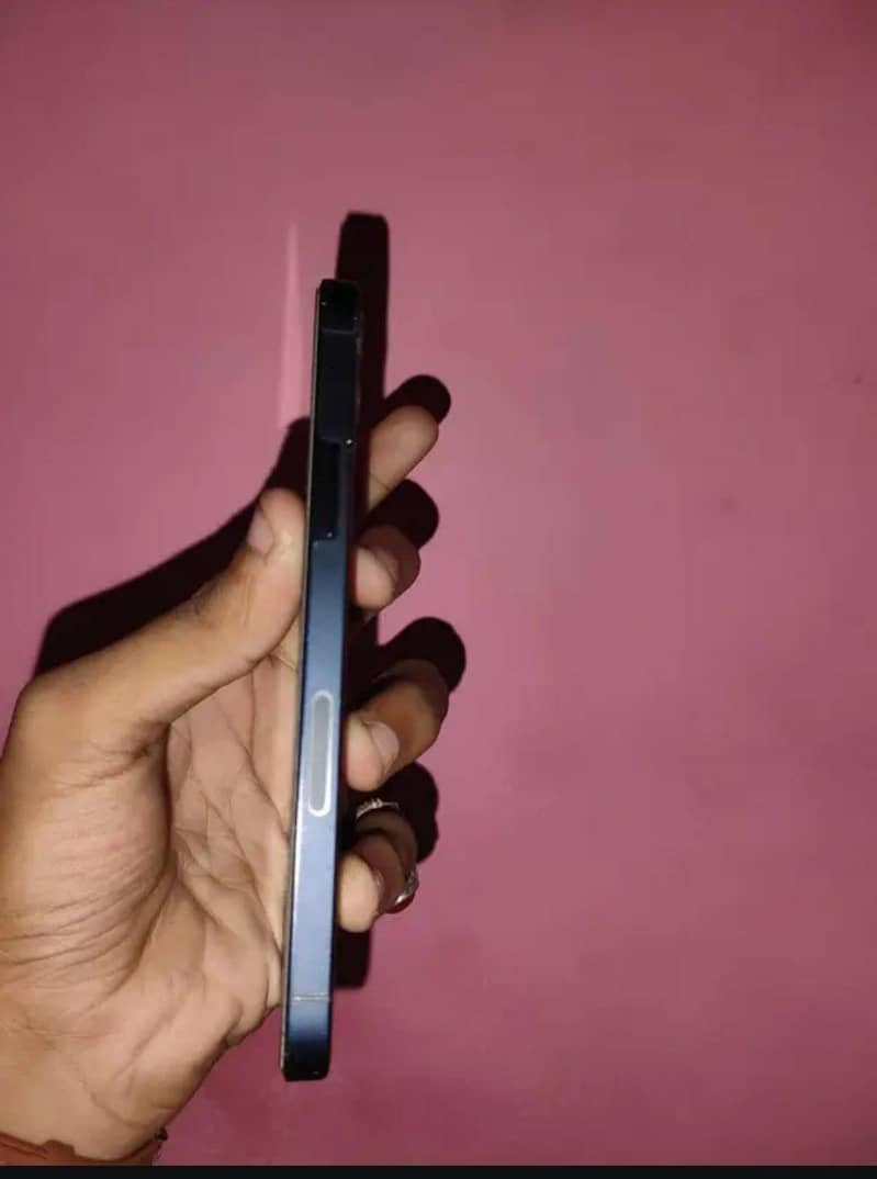 Apple iPhone 12 2