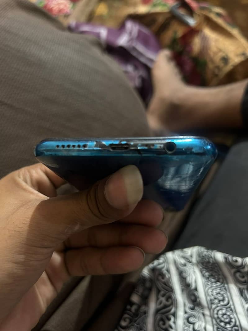 Realme 3 2
