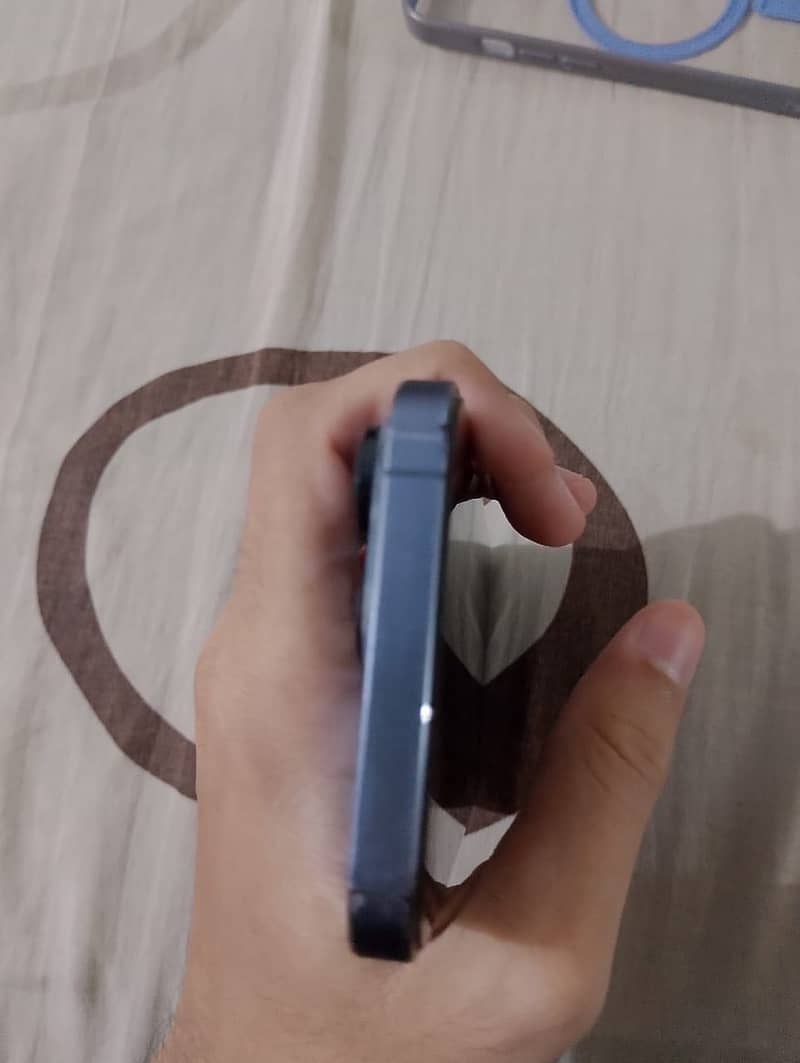 Apple iPhone 13 Pro 2