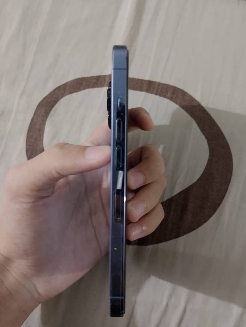 Apple iPhone 13 Pro 3
