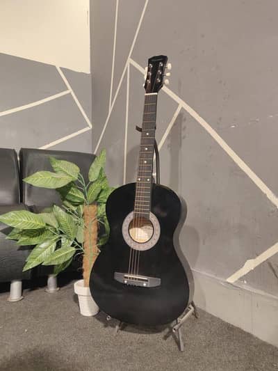 Casme branded begginer guitar aomost new WHATSAPP 03220061612