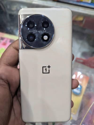 One Plus 11 Limited Edition Jupiter Rock!!