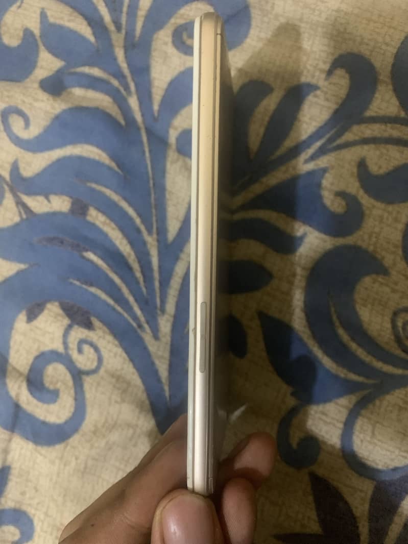 OPPO A37 1