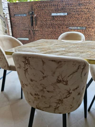 brand new Dinning table with 4 chairs 0334-5933544