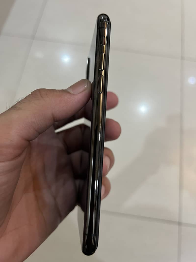 Apple iPhone X 2