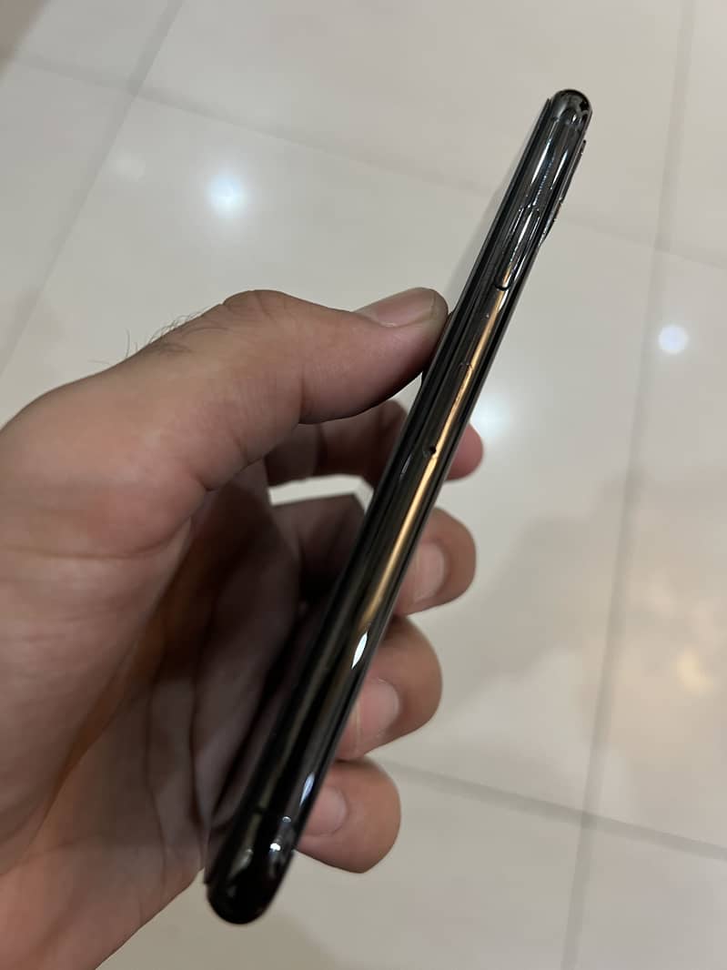 Apple iPhone X 3