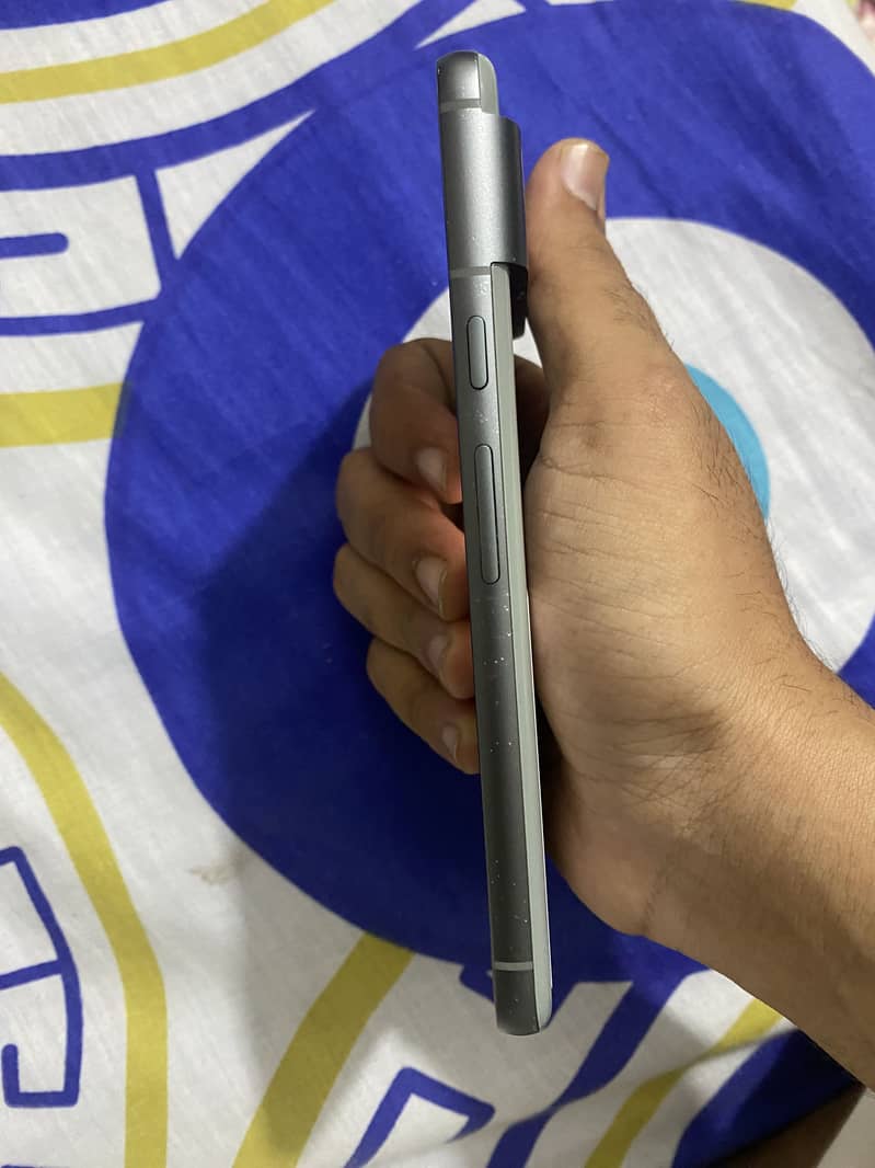 Google Pixel 8 4