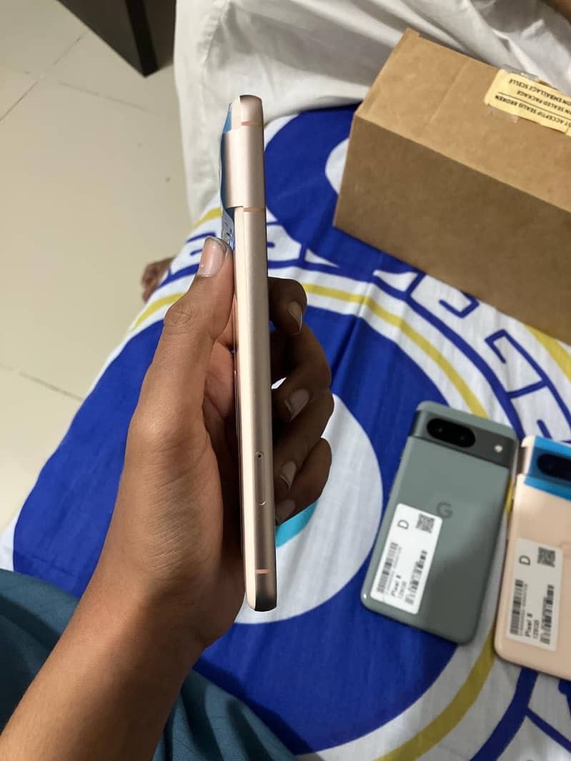 Google Pixel 8 11