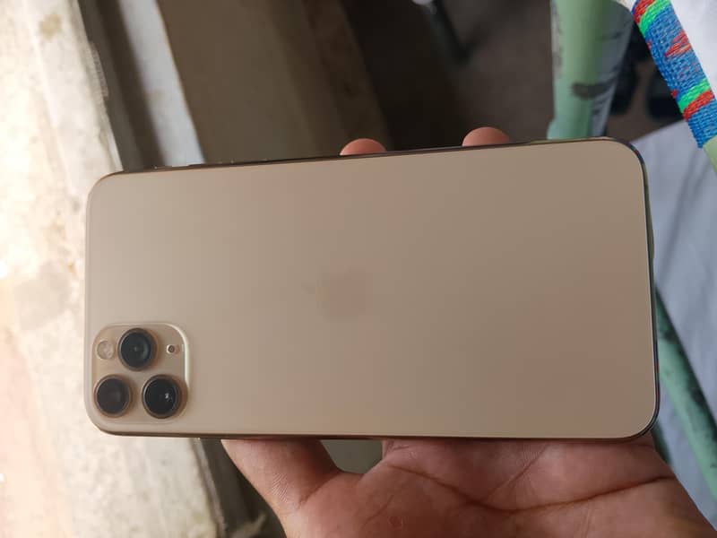 Apple iPhone 11 Pro Max 6