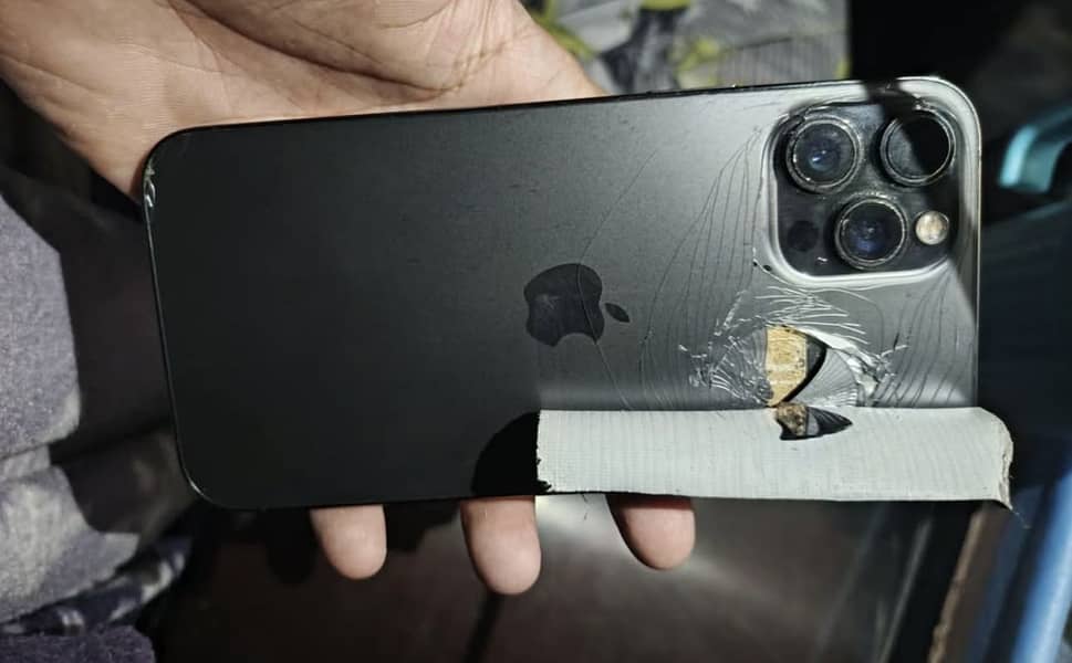 iPhone 12 Pro Max 0