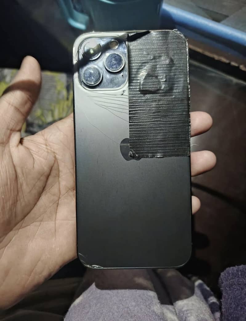 iPhone 12 Pro Max 4