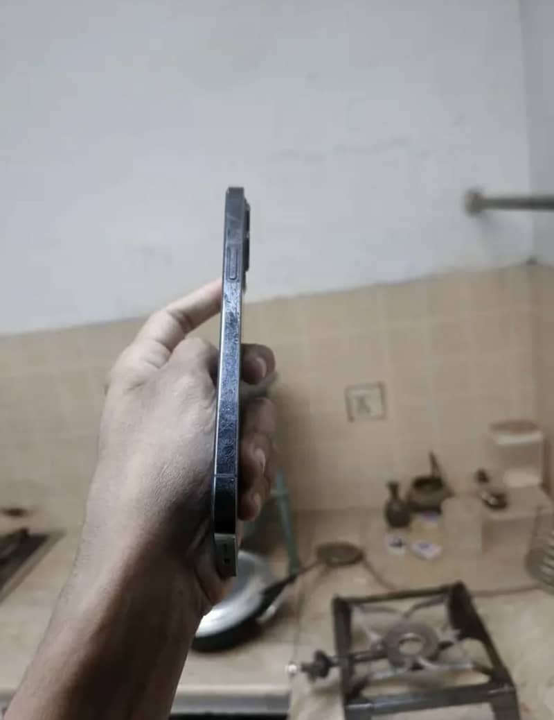 iPhone 12 Pro Max 8