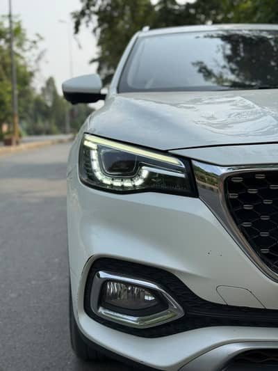 MG HS 2021