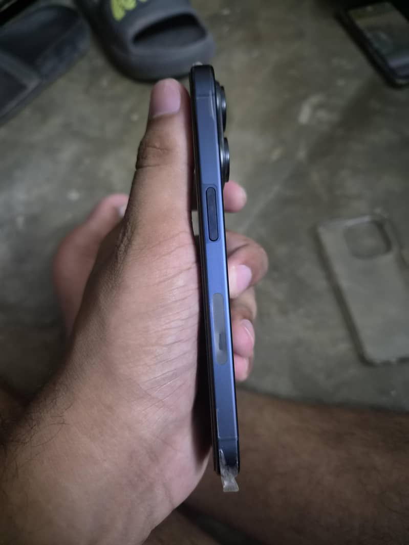 Apple iPhone 15 Pro 2