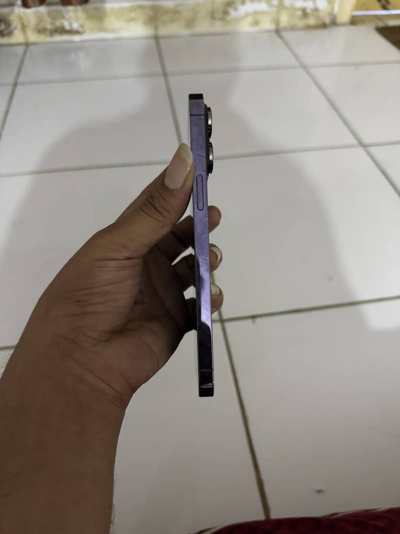 Apple iPhone 14 Pro Max 1