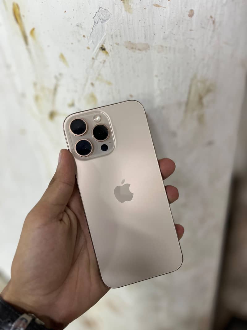 Apple iPhone 16 Pro Max 5