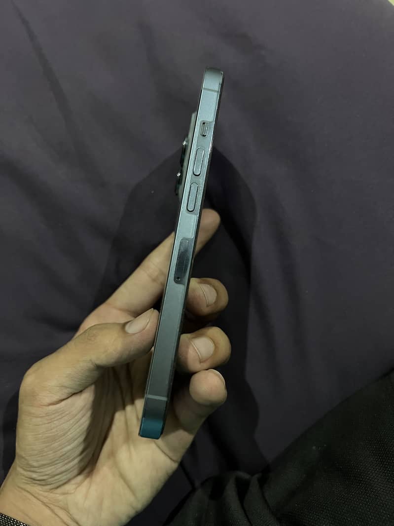 Apple iPhone 13 Pro 3